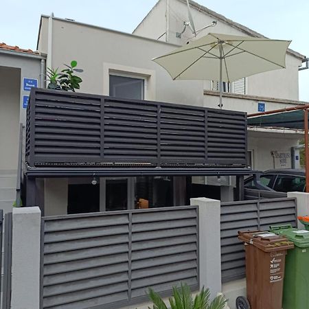 Studio & Apartment Biograd Paszman Биоград на Мору Екстериор снимка